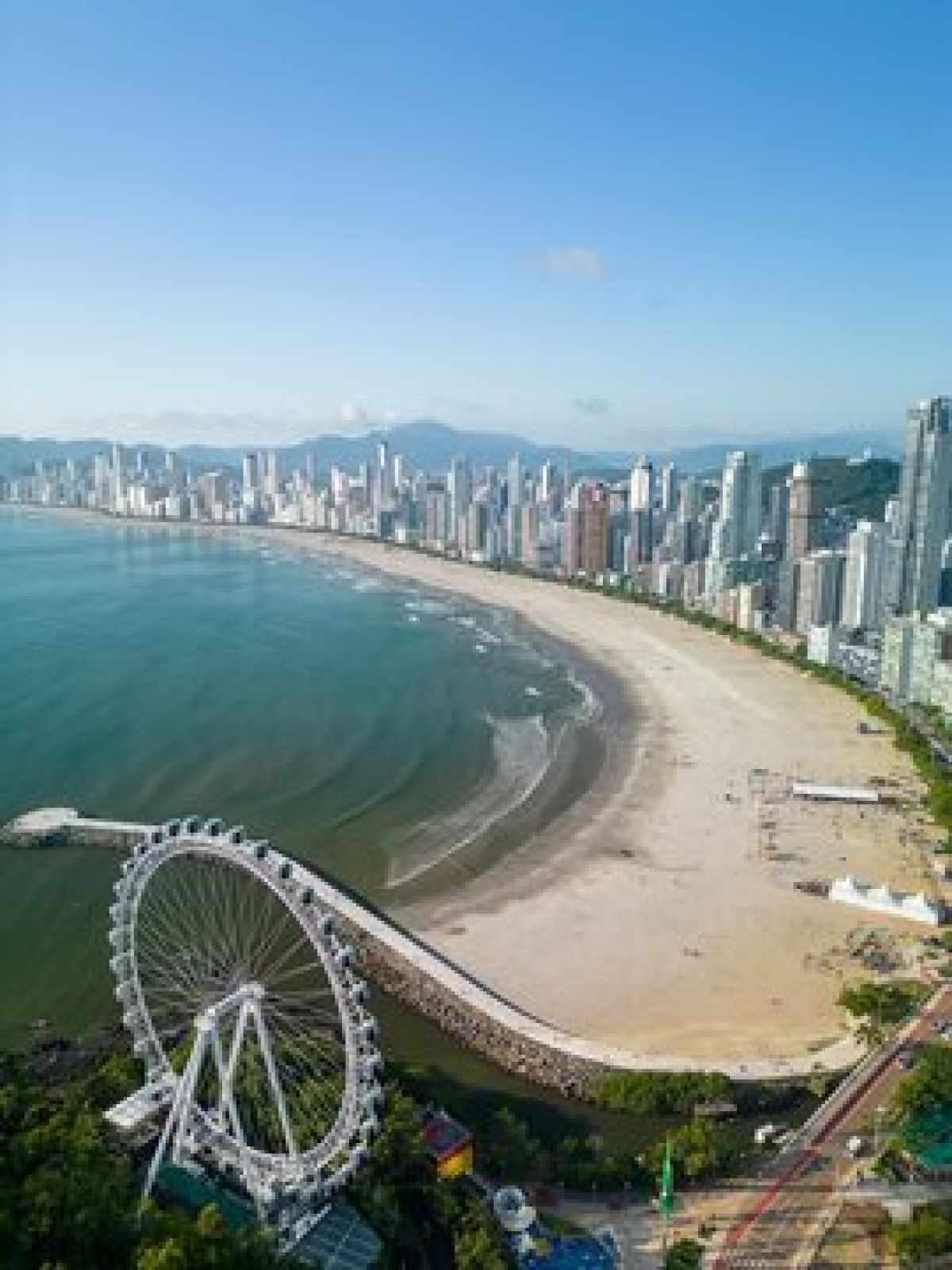 Agosto em Balneário Camboriú: Por que viajar no inverno é uma experiência surpreendente