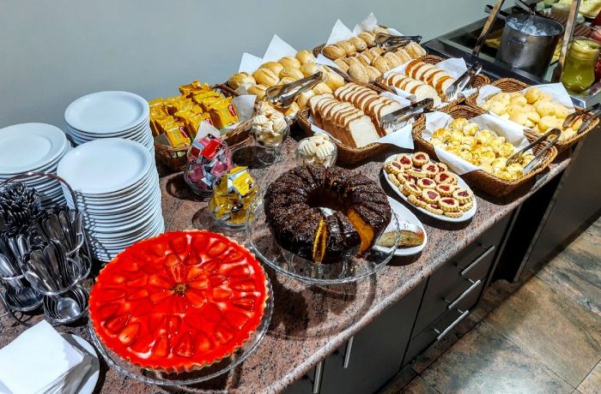 Sabor de Férias: Por que a gastronomia do hotel é o ingrediente secreto de uma viagem perfeita