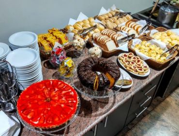 Sabor de Férias: Por que a gastronomia do hotel é o ingrediente secreto de uma viagem perfeita